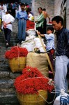 Although the history of Chinese eating hot peppers is only 300-some years, the custom of having hot foods is already quite popular